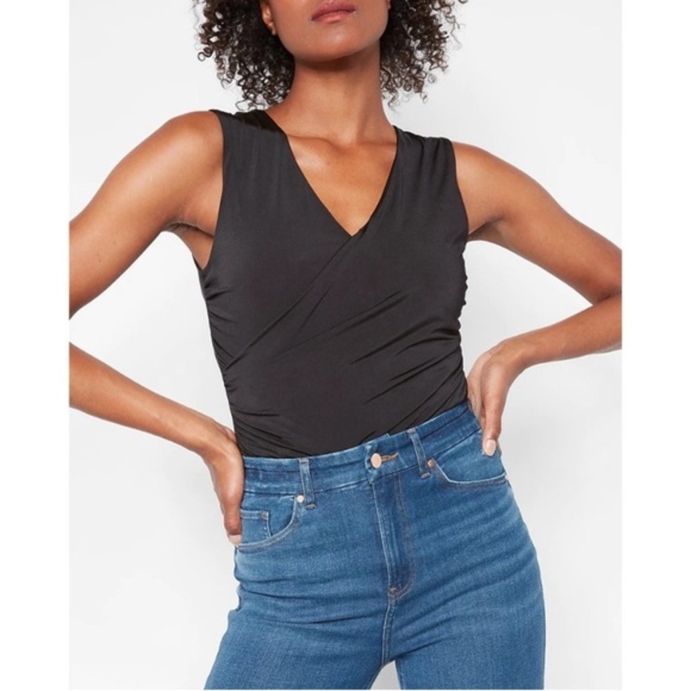 NWT Express Body Contour Silky Wrap Tank/Shell V-Neck Black Sz L